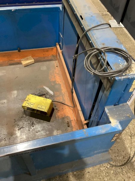 SOUTHWORTH ROLL C2.5-28 Platform Lifter w/ Foot Control 2500 lbs Capacity USED