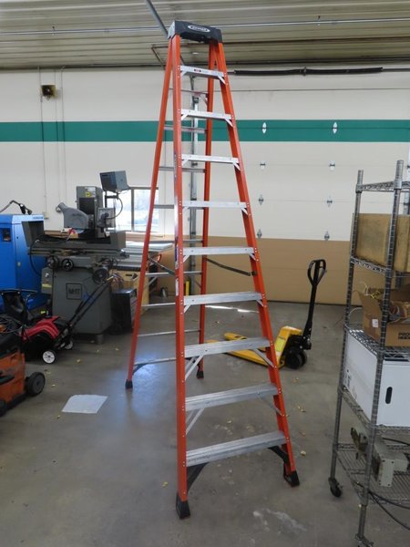 Werner 10' Model NXT1A10 Fiberglass Ladder- Auction Item