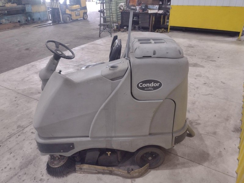 ADVANCE MODEL #CONDOR X4030C ECOFLEX FLOOR SCRUBBER: STOCK #21127