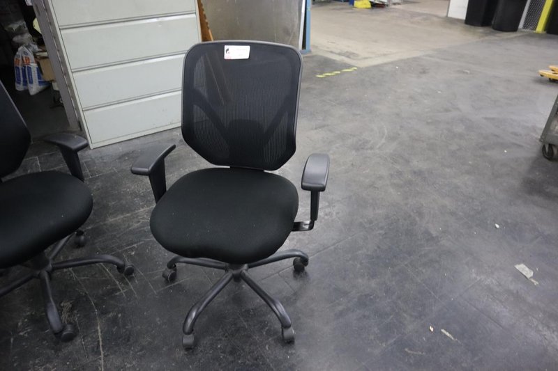 Matching Black Office Chairs (5)- Auction Item