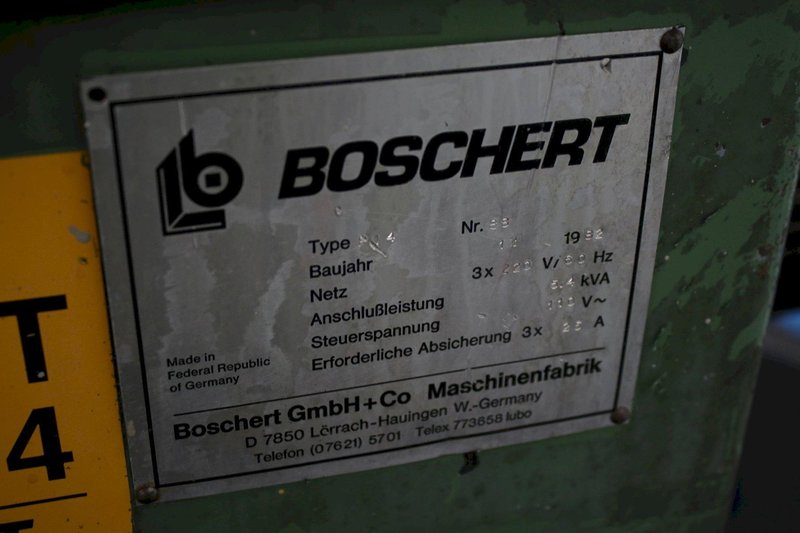 8-7/8" X 8-7/8" X 5/32" BOSCHERT MODEL PN-4 NOTCHER: STOCK #76117