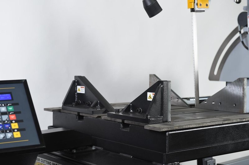 NEW - 22"H x 18"W HYD-MECH VW-18 VERTICAL TILT FRAME BAND SAW