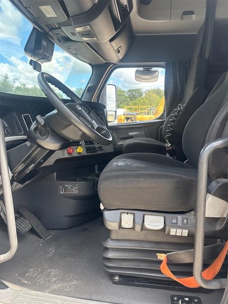 2021 Freightliner Cascadia (PT1260845) 3AKJHHDR2MSMW4378