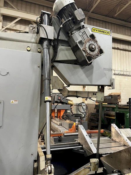 USED HYD-MECH 30" X 25" FULLY AUTOMATIC VERTICAL TILT FRAME BANDSAW MODEL V-25APC-120 WITH 62' OF POWERED CONVEYOR, Year: 2014