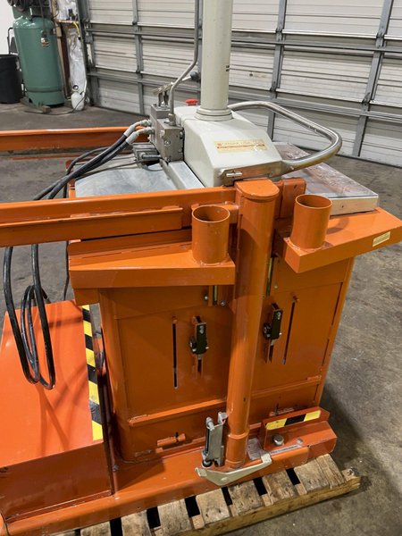 20" X 20" X 28" ORWAK  MODEL #5031-E HYDRAULIC VERTICAL COMPACTOR / BALER: STOCK #16758