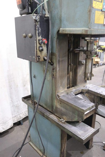 10 TON DENISON HYDRAULIC C FRAME PRESS: STOCK 69803