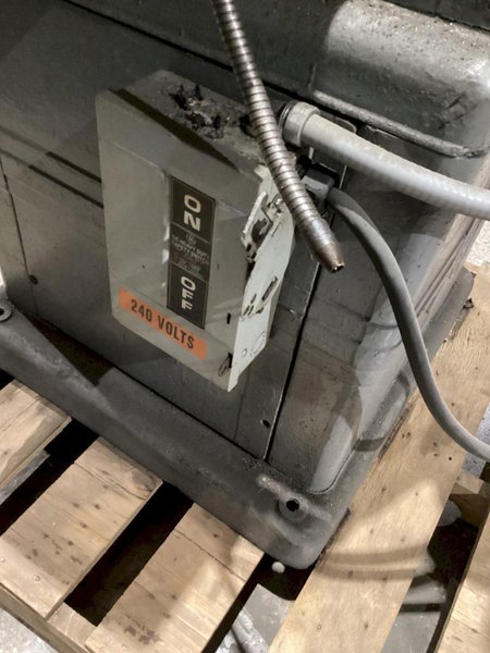WALKER TURNER 2ft Radial Arm Drill USED