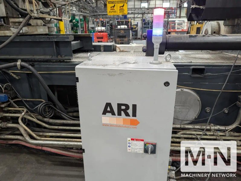 950 TON 232 OZ CINCINNATI MILACRON MODEL MM950 INJECTION MOLDING MACHINE MFG 2013