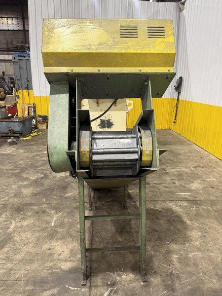 12" WIDE x TITAN STEEL CLEATED BELT INCLINED CONVEYOR: YOBRO #26020