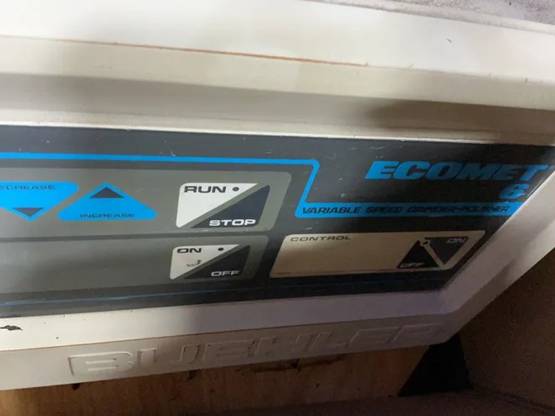 Buehler  Variable Speed Grinder &amp; Polisher   - Ecomet 6 / 491-885-1600