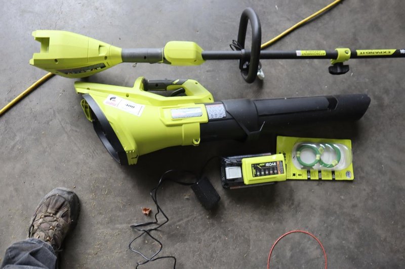 Ryobi Cordless Leaf Blower and Weed Whip with Ryobi 40V Lthium Battery and Charger- Auction Item