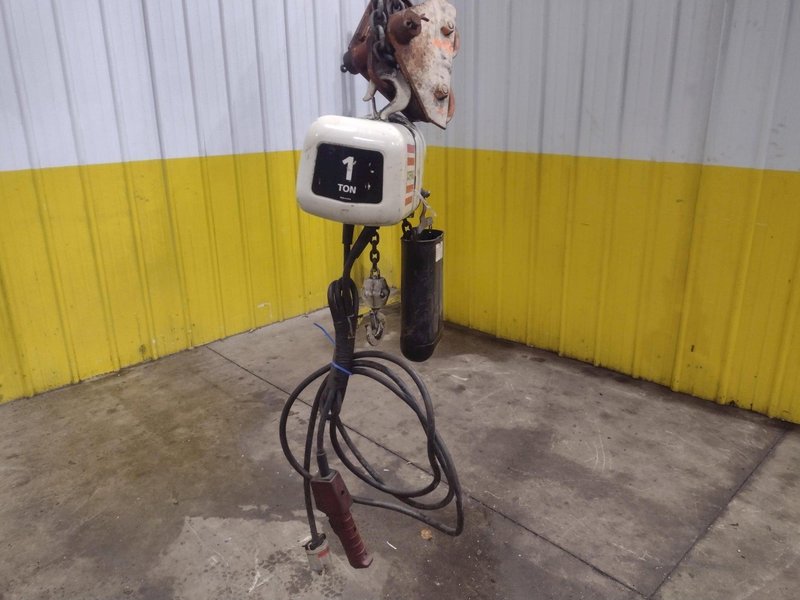 1 TON COFFING HOIST: STOCK #22474