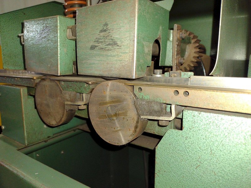 1/4" FALLS PRODUCT MODEL  #31 D-BUR-R DEBURRING MACHINE: STOCK #21971