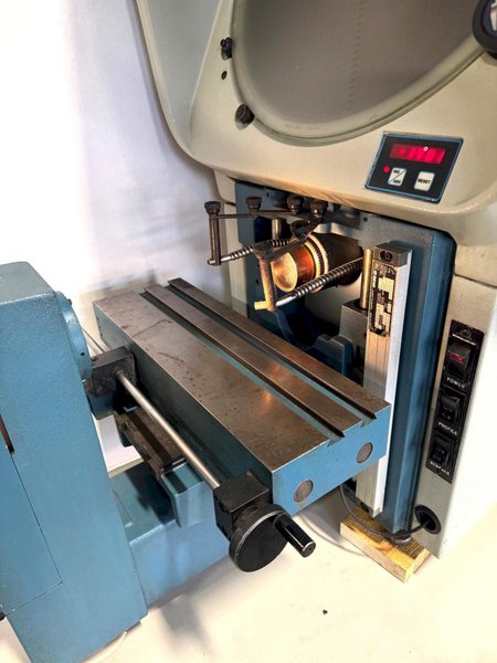 14" Deltronic Optical Comparator DH14-MPC4, Surface Illumination, DRO