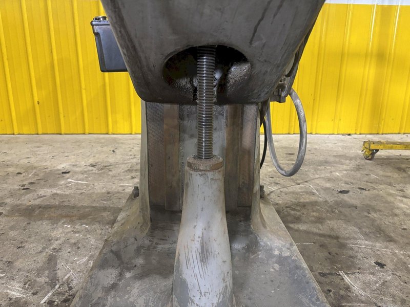 1.5 HP BRIDGEPORT VERTICAL RAM TYPE MILL &amp; CHERRYING HEAD: STOCK #23195