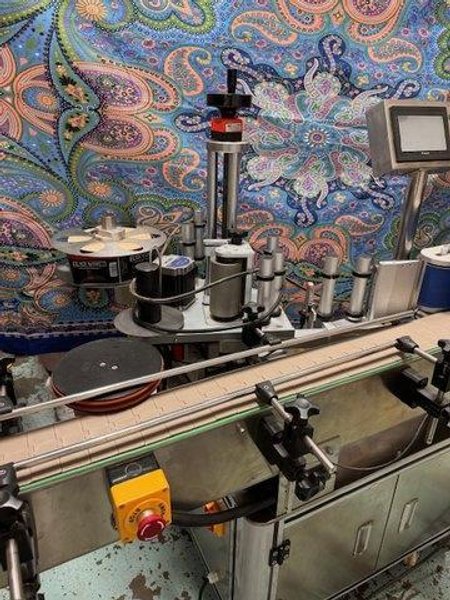 T-21100 Automatic Rolling Vertical Round Bottle Labeling Machine