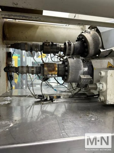 110 TON 3.2 / 2.4 OZ KRAUSS MAFFEI MODEL KM110-220-160 CZ 2-COLOR INJECTION MOLDING MACHINE MFG 2004