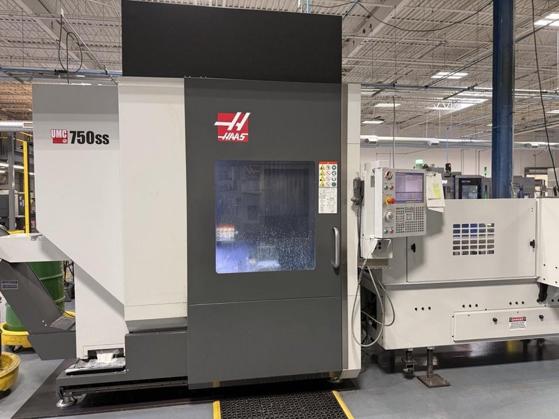 Haas UMC-750SS 5 Axis UMC, 2018 – Midaco Automatic Pallet Changer, TSC, Chip Conveyor