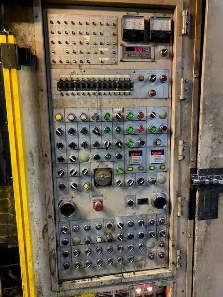 USED FUKUI 1,100 TON STRAIGHT SIDE TRANSFER PRESS MODEL TTD1100T2, Year: 1990's
