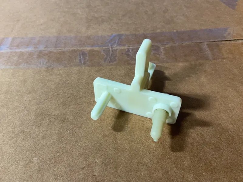 Infiniti Plastics &amp; Engineering Inc. Front Door Clips - 1781