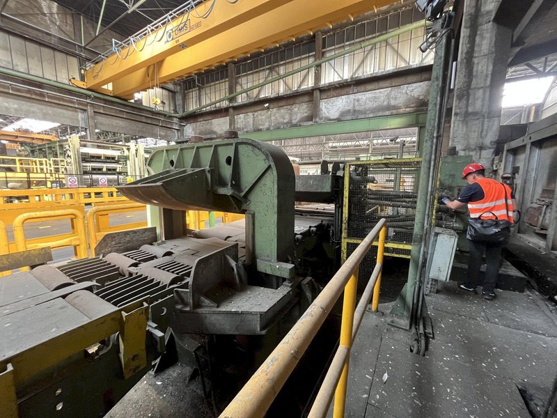 MINO 2-HI HOT ROLLING MILL WITH EDGER