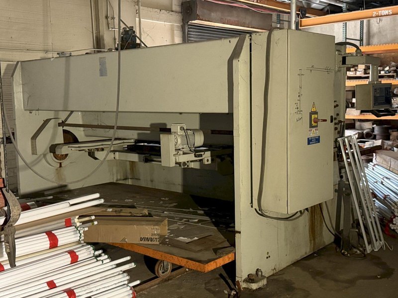 10' x 1/2" Durma Model: DHGM 3013 Hydraulic Shear - New 2004 : YOBRO 26527