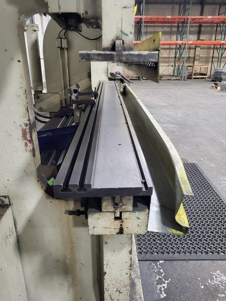 Accurpress 130 Ton X 10′ Press Brake, 1985
