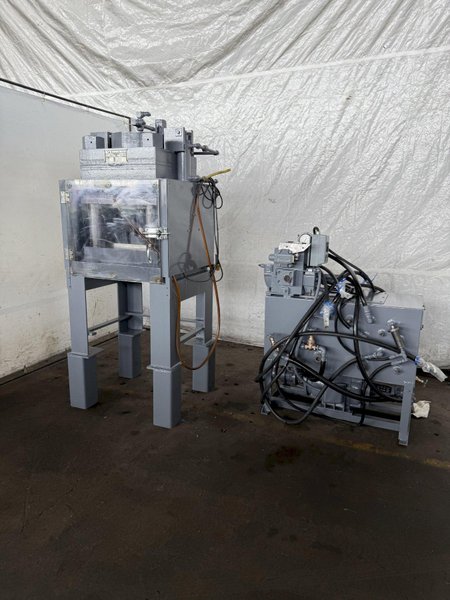 300 TON M&amp;N 4-POST HYDRAULIC HOBBING PRESS. STOCK # 1224124.