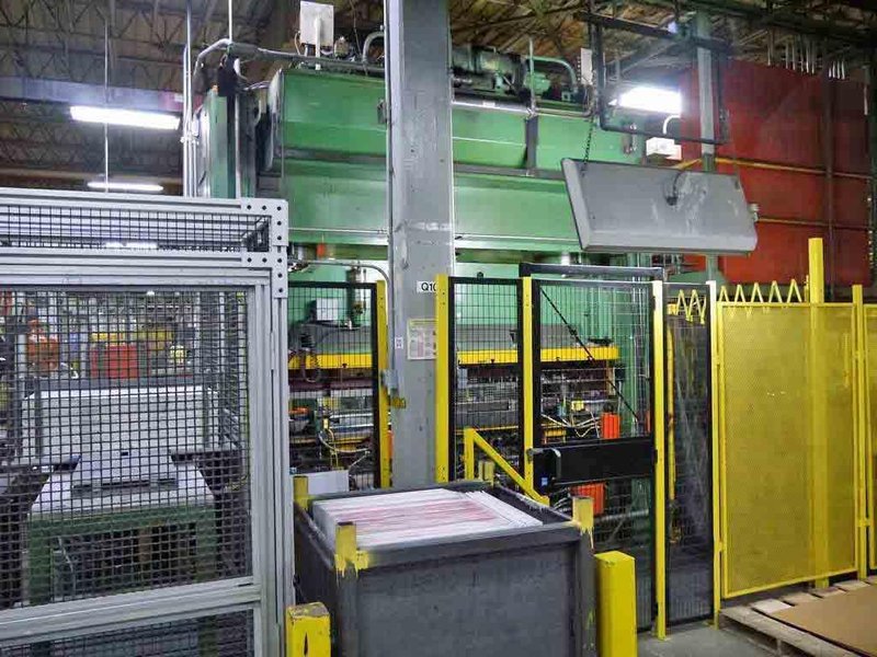 200 TON PACIFIC HYDRAULIC PRESS. STOCK # 1402820