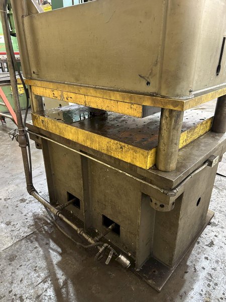 150 TON DAKE FOUR POST HYDRAULIC  PRESS STOCK #77801