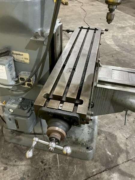 1.5 HP BRIDGEPORT TAM TYPE KNEE MILL: YOBRO #25983