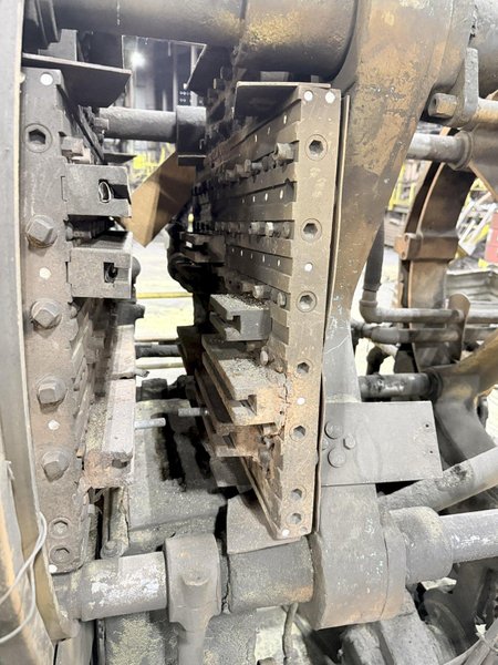 Shalco model u180 shell core machine with gun drilled heater plates, parts machine (no sand feed hopper)