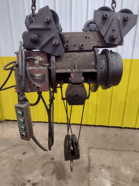 2 TON 4,000 LBS BOBCAT POWER CABLE HOIST WITH TROLLEY: STOCK #18938