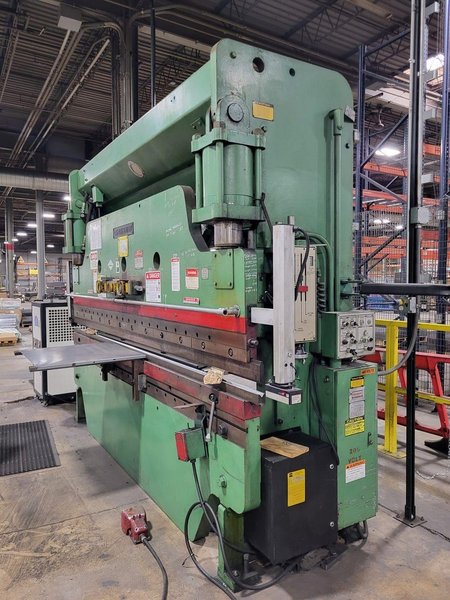 Cincinnati 135 Ton X 10′ Press Brake, CB135, 12′ overall