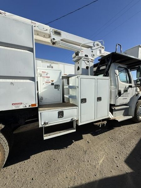 Freightliner M2 106 4×4 Forestry Bucket Truck, 2023 – Terex Hi-Ranger XT Pro 60/70 – 75′ Working Height – Cummins 6.7L
