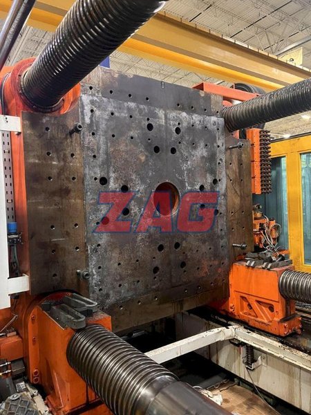 Krauss Maffei Used KM 950/01 8100 MX Injection Molding Machine, 950 ton, 175 oz.