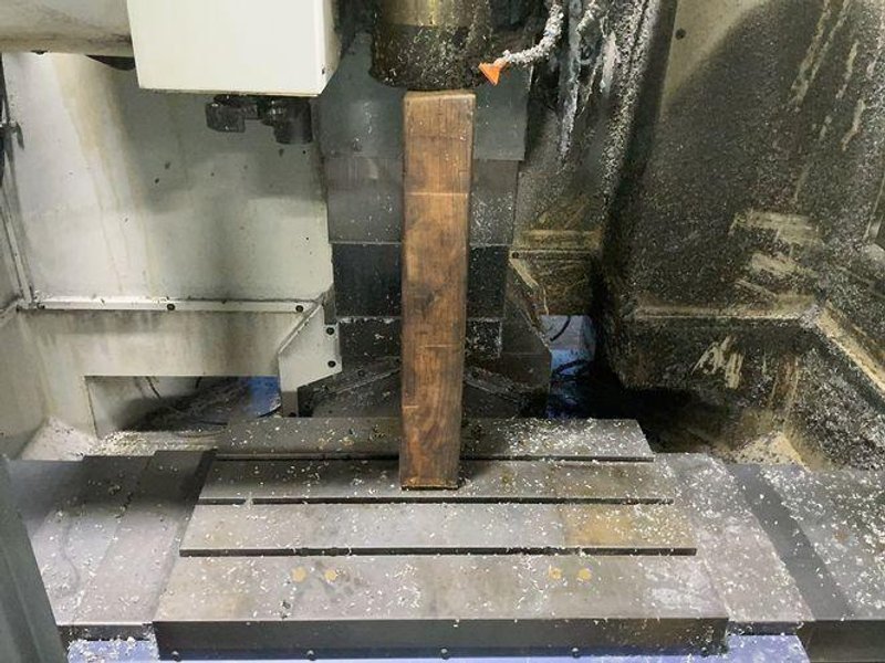 Ycm 16” X 27” CNC VMC - Xv560a