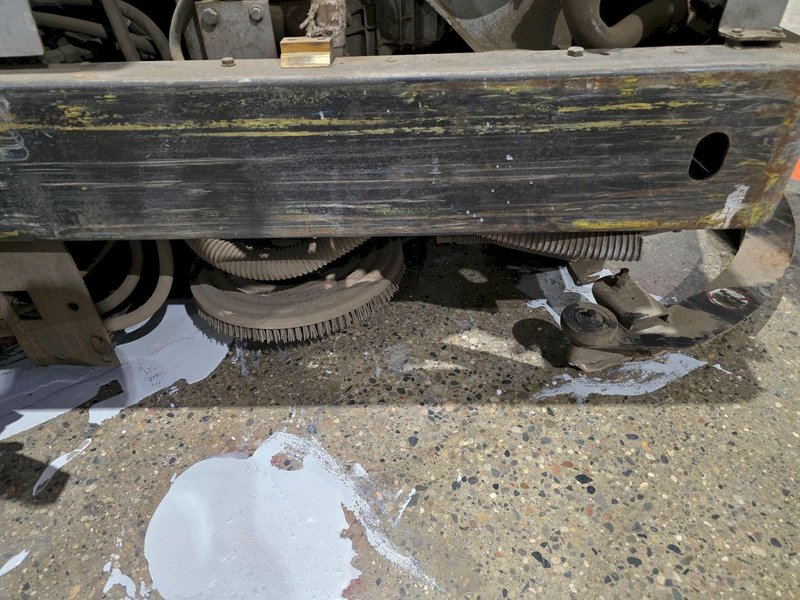 CLARKE 505-230 LP FLOOR SCRUBBER USED SLIGHT DAMAGE