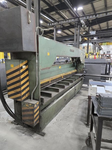 1/4″ x 12′ Betenbender Hydraulic Shear, 1989 – Backgauge