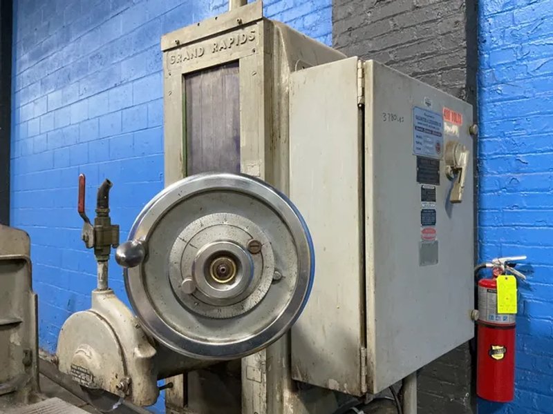 Gallmeyer &amp; Livingston Co. 6”x18” Grand Rapids Grinder - 250