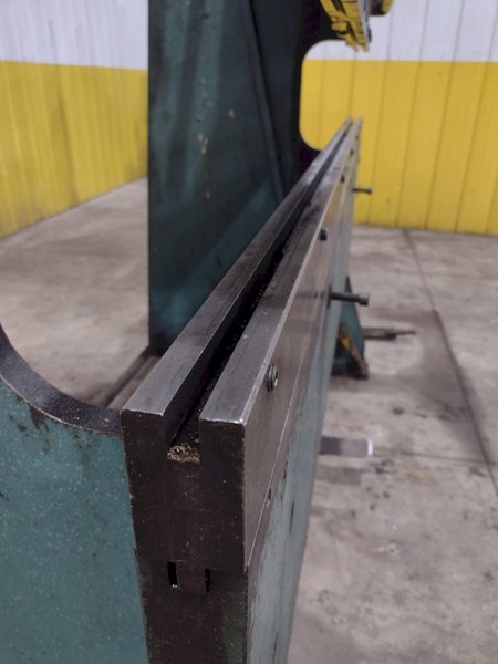 25 TON X 6' WYSONG MODEL #2572 MECHANICAL PRESS BRAKE: STOCK #23464