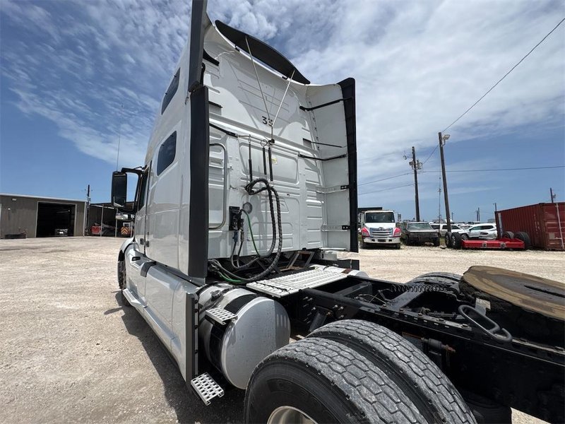2022 Volvo VNL64T 760 4V4NC9EH9NN602667