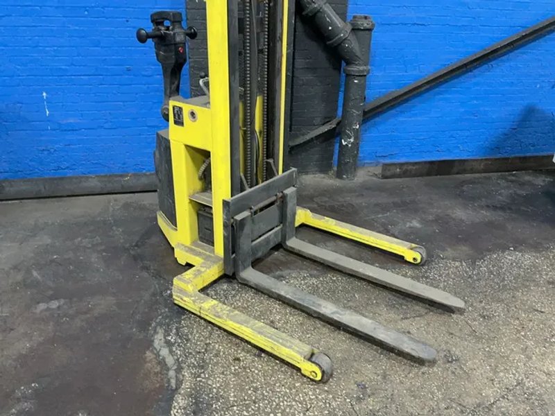 Big Joe  2000 Lbs  Walk Behind Lift  - Pdi-24-710