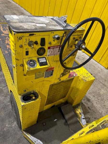 36 VOLT CUSHMAN MODEL #898361 STOCK CHASER/TUGGER CART: YOBRO #24654