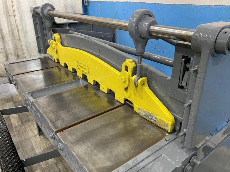 52" X 16 PEXTO MODEL G-52 DEEP THROAT FOOT SHEAR: STOCK #81499
