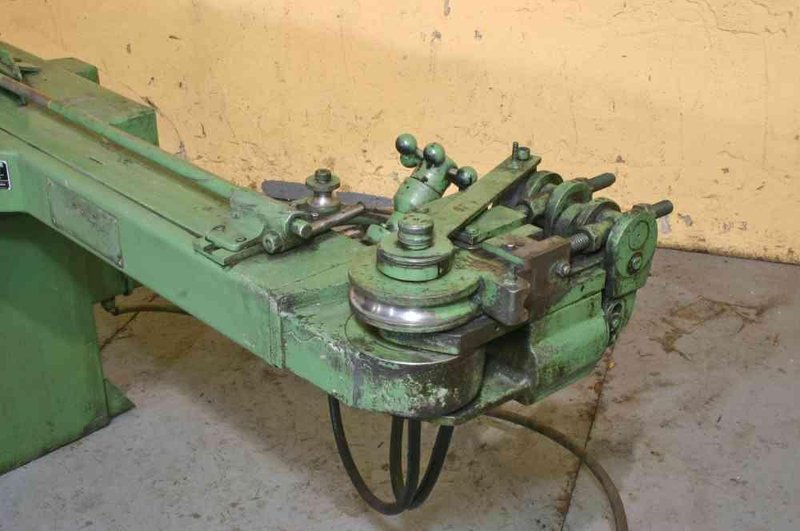 1' CURVATUBI MODEL #B-25 HORIZONTAL TUBE BENDER: STOCK #51499