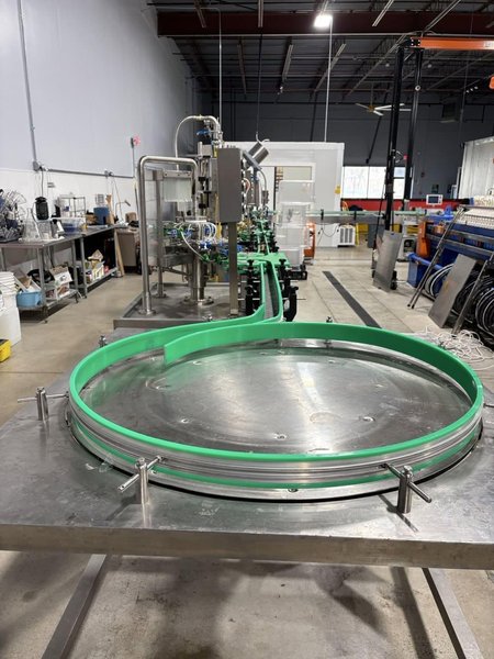 Zhangjiagang Bottling Line for Glass Bottles with Bottle Washer, Filler, Crowner, and Labeler