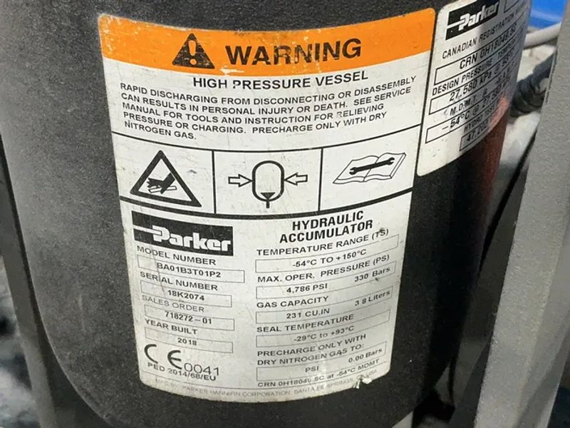 Parker 4786 Psi, -54º - 150º C, 3.8 L Hydraulic Accumulator - Ba01b3t01p2