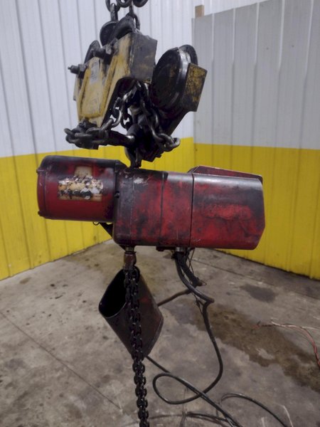 2 TON DAYTON MOTORIZED CHAIN HOIST: YOBRO 24665