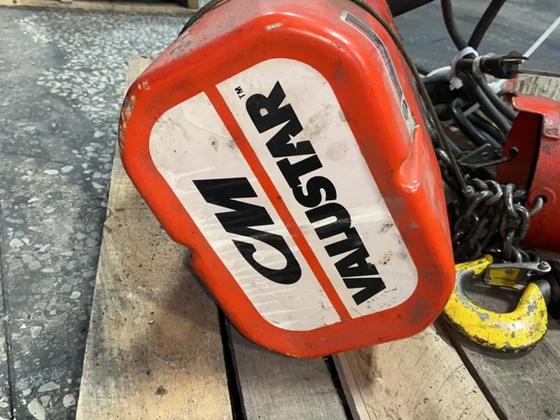 Cm Valustar  8.2 Amps  1/2 Ton Chain Hoist  - W F
